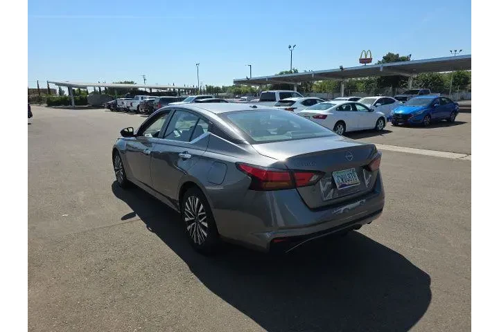 $19775 : Nissan Altima 2024 2.5 SV 4d image 4