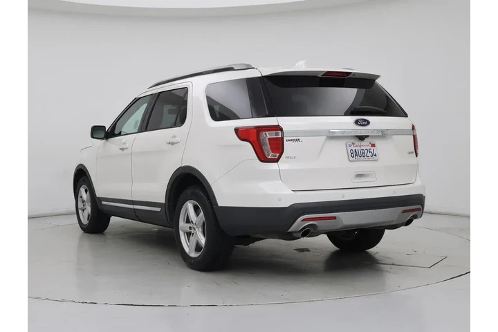 $17998 : Ford Explorer 2017 AWD XLT 4 image 2