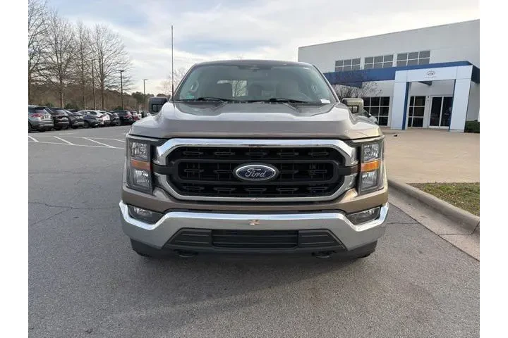 $35878 : Ford F-150 2023 4x4 XLT 4dr image 2