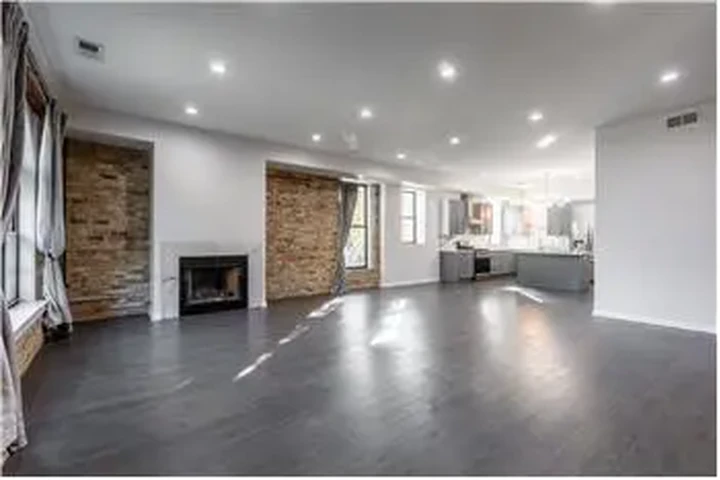 $4595 : Rental property with 3 bedro image 1