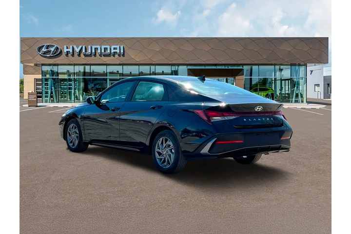 $19888 : Hyundai ELANTRA 2024 SEL 4dr image 5