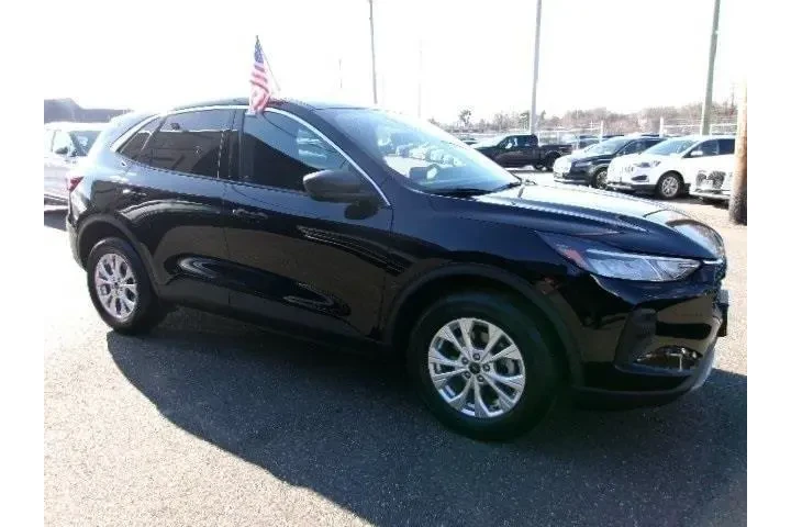 $22996 : Ford Escape 2023 AWD Active image 2