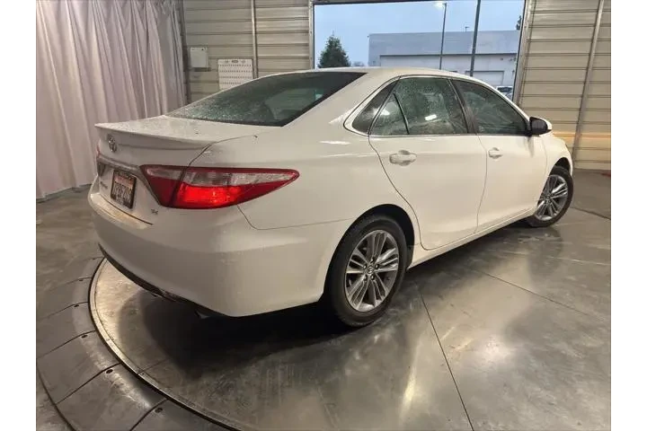 $12999 : Toyota Camry 2016 SE 4dr Sed image 5