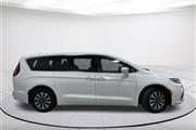 $28614 : Pre-Owned 2022 Pacifica Hybri thumbnail