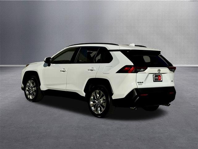 $26411 : 2019 RAV4 XLE Premium image 5