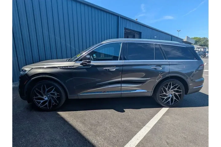 $31978 : Lincoln Aviator 2020 AWD Res image 10