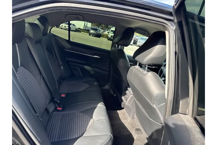 $19999 : Toyota Camry Hybrid 2020 SE image 9