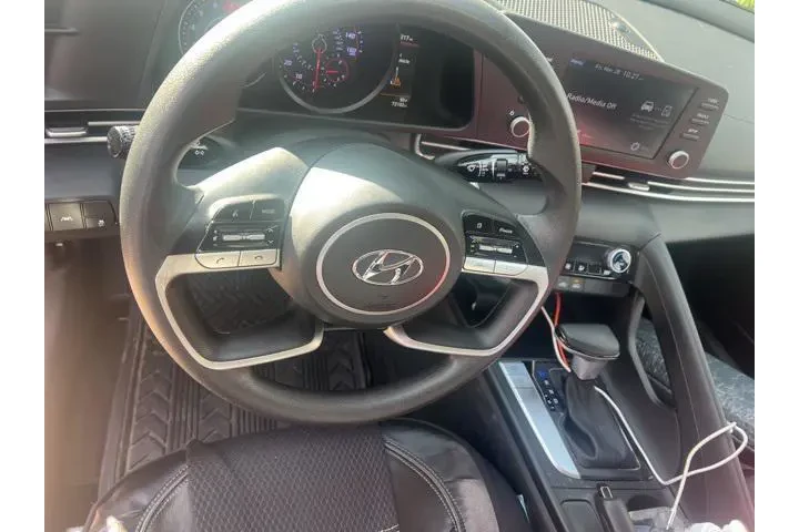 $18391 : Hyundai ELANTRA 2023 SEL 4dr image 5