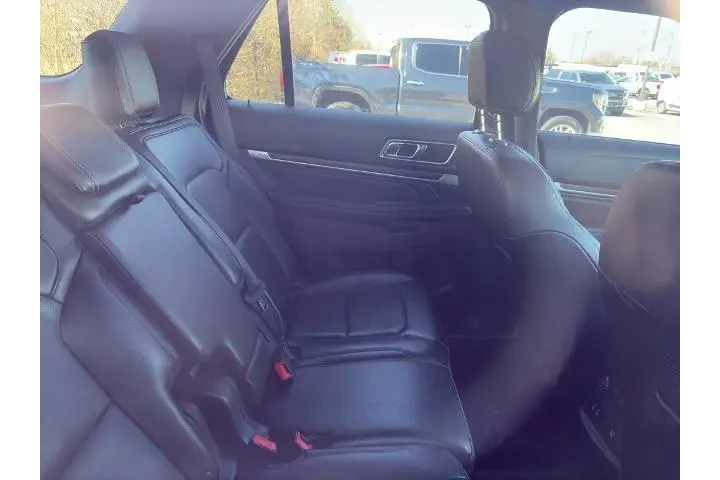 $12750 : Ford Explorer 2016 AWD Limit image 4