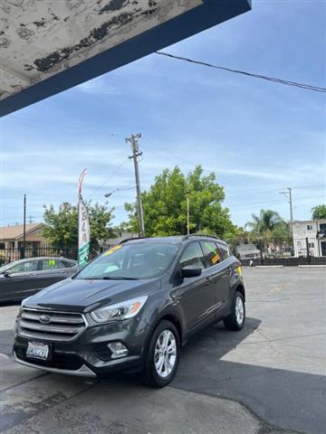 2019 Escape SEL image 1