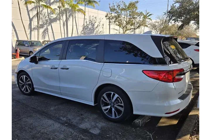 $33745 : Honda Odyssey 2022 Touring 4 image 7
