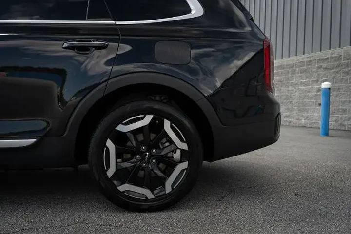 $38744 : Kia Telluride 2025 S 4dr SUV image 6