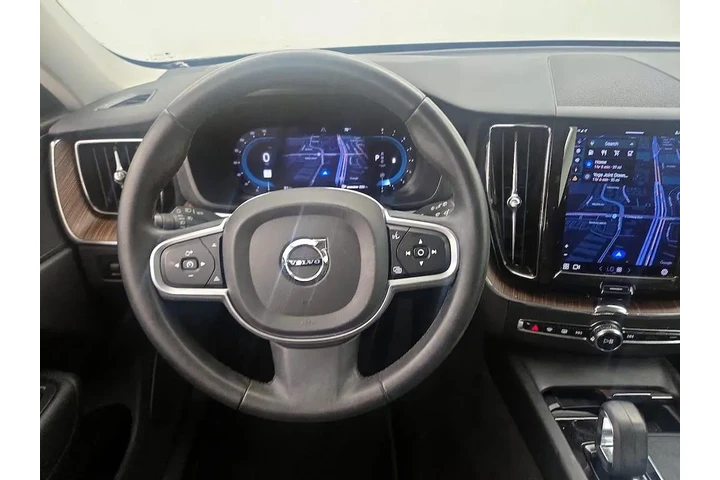 $26998 : Volvo XC60 2022 B5 Momentum image 10
