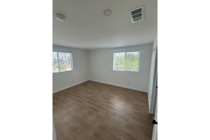 $2675 : 2 RECÁMARAS, 2 BAÑOS, MODERNA image 5