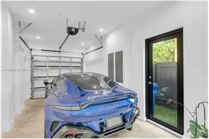 $10500 : Rental property with 4 bedro image 10