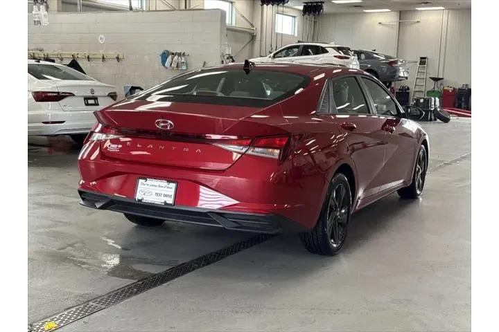 $18175 : Hyundai ELANTRA 2022 SEL 4dr image 5