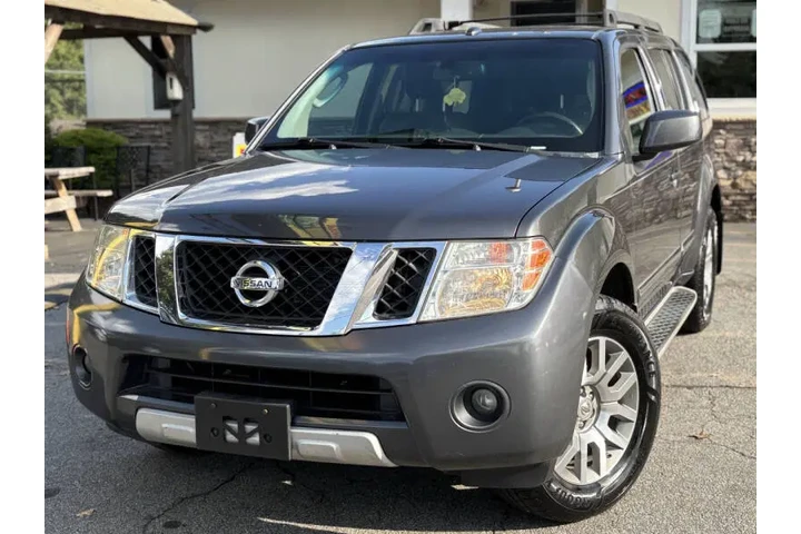 2012 Pathfinder Silver Edition image 2