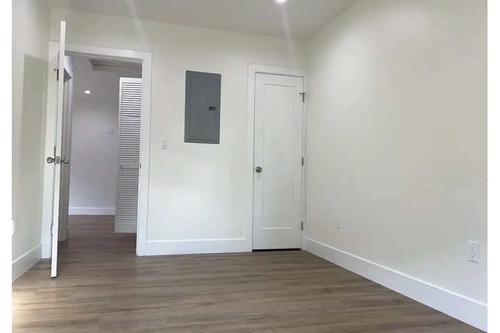 $1000 : Newly built Spanish-style Home image 2