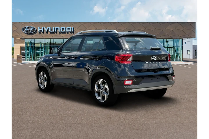 $21042 : Hyundai VENUE 2024 SEL 4dr C image 5