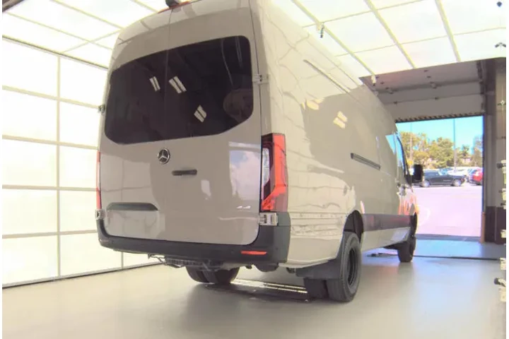 $49995 : 2020 Mercedes-Benz Sprinter 3 image 4