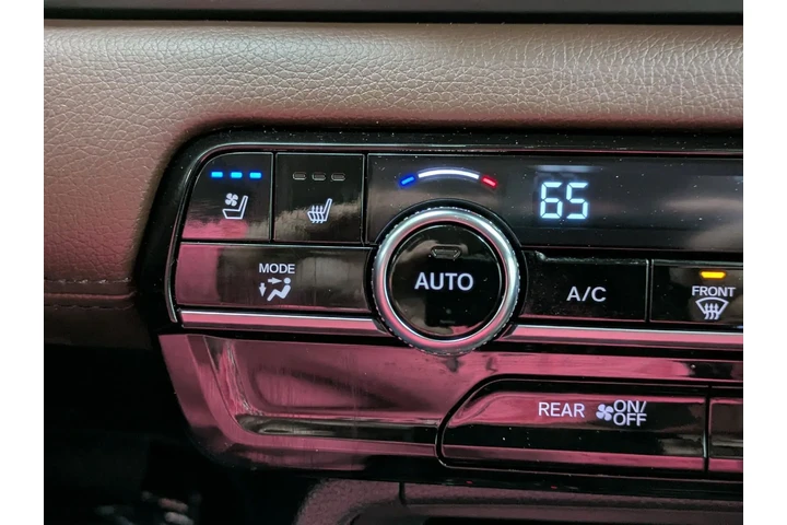 $42490 : Pre-Owned 2023 Pilot Elite image 8