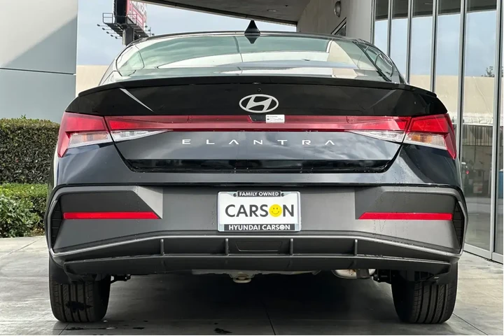 $23000 : Hyundai ELANTRA 2025 SEL Spo image 5