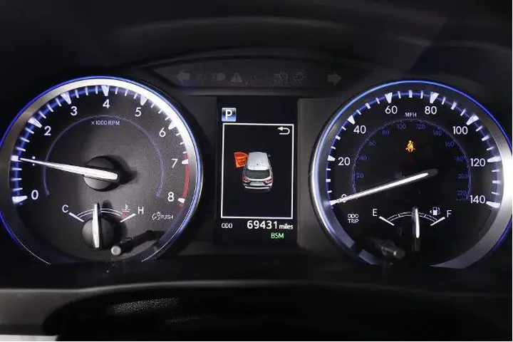 $25999 : Toyota Highlander 2019 SE 4d image 4