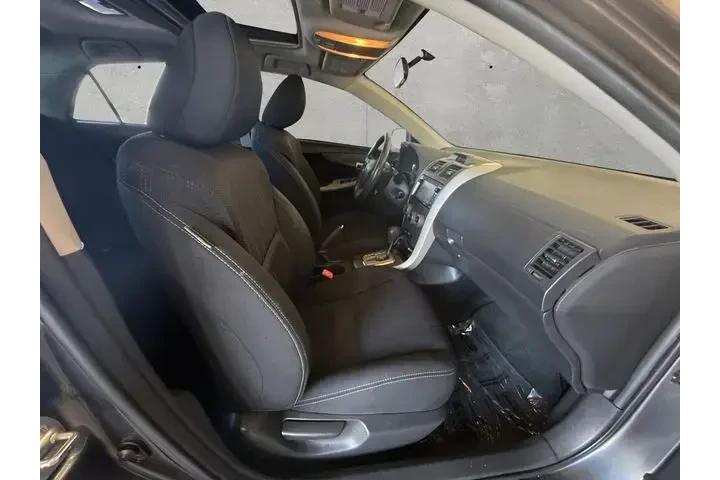 $11201 : Toyota Corolla 2013 S 4dr Se image 2