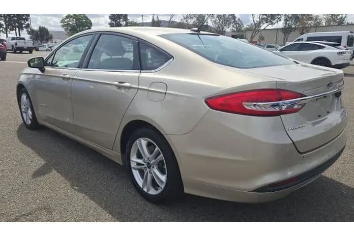 $19900 : Ford Fusion Hybrid 2018 S 4d image 3