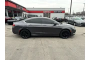 2015 200 4dr Sdn Limited FWD en Lexington