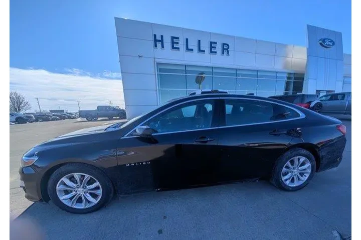 $17462 : Chevrolet Malibu 2023 LT 4dr image 2
