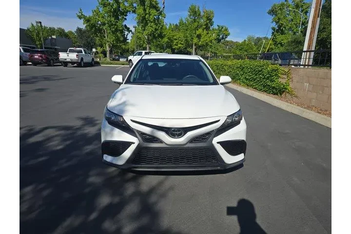 $28995 : Toyota Camry 2022 SE 4dr Sed image 2