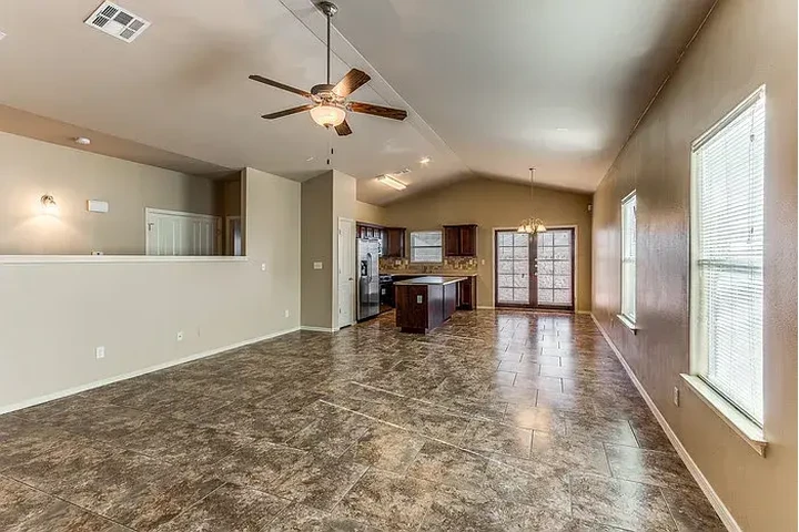 $1050 : 2412 Escape Point St, El Paso, image 3