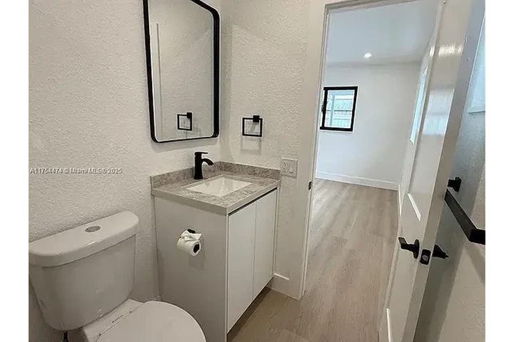 $220000 : Hermosa casa en venta florida image 7