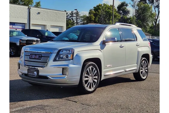 $15724 : 2017 GMC Terrain Denali image 8