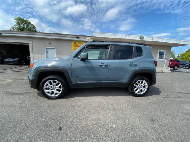 $10995 : 2017 Renegade Latitude image 3