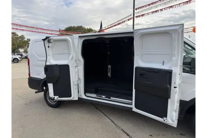 $31444 : Ford Transit 2022 150 3dr SW image 5