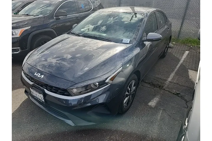 $18291 : Kia Forte 2023 LXS 4dr Sedan image 3