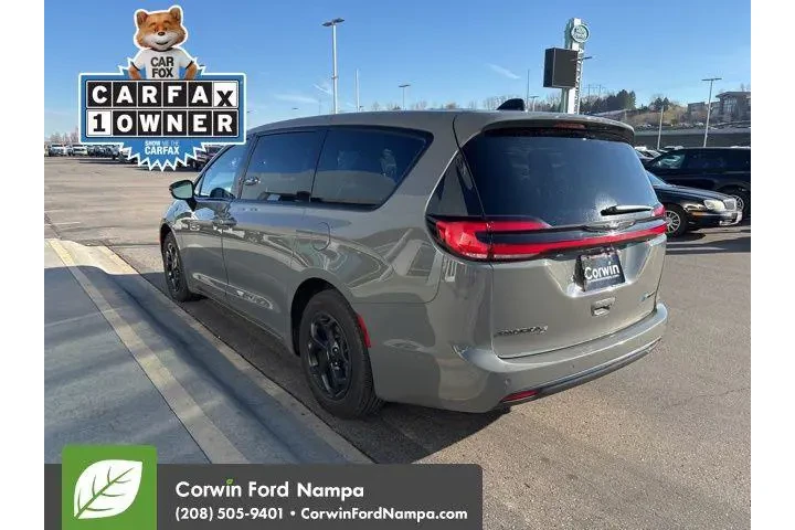 $31989 : Chrysler Pacifica Plug-In Hy image 6