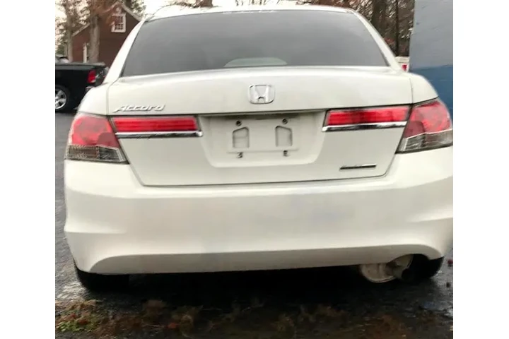 $9300 : 2012 Accord image 6