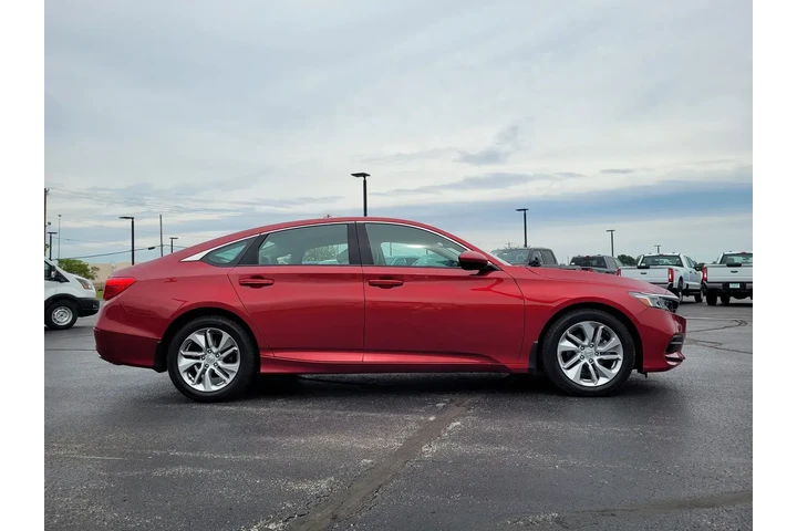 $18697 : Honda Accord 2020 LX 4dr Sed image 2