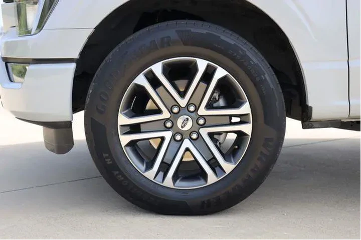 $34299 : Ford F-150 2023 4x2 XL 4dr S image 9