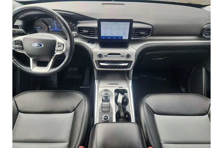 $31990 : Ford Explorer 2023 AWD XLT 4 image 8