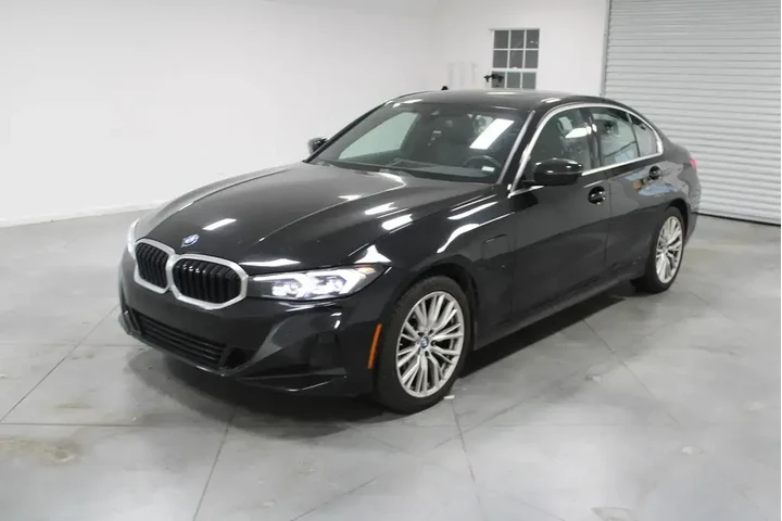 $26888 : BMW 3 Series 2024 330e 4dr S image 4