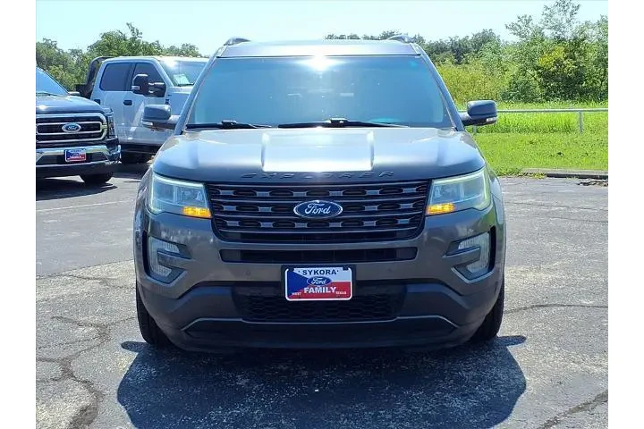 $10498 : Ford Explorer 2017 XLT 4dr S image 2