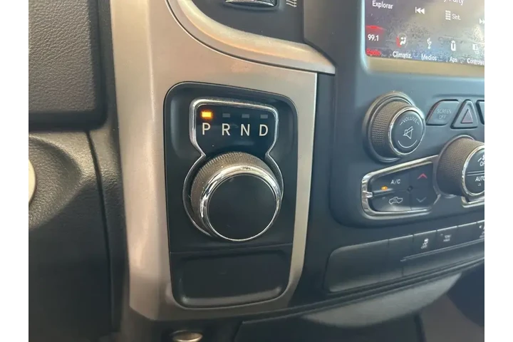 $17743 : Ram 1500 Classic 2019 4x2 Bi image 8