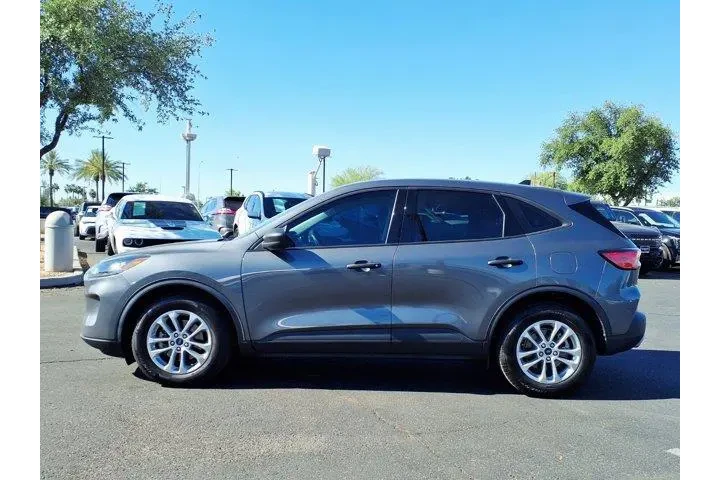 $18319 : Ford Escape 2022 S 4dr SUV image 3