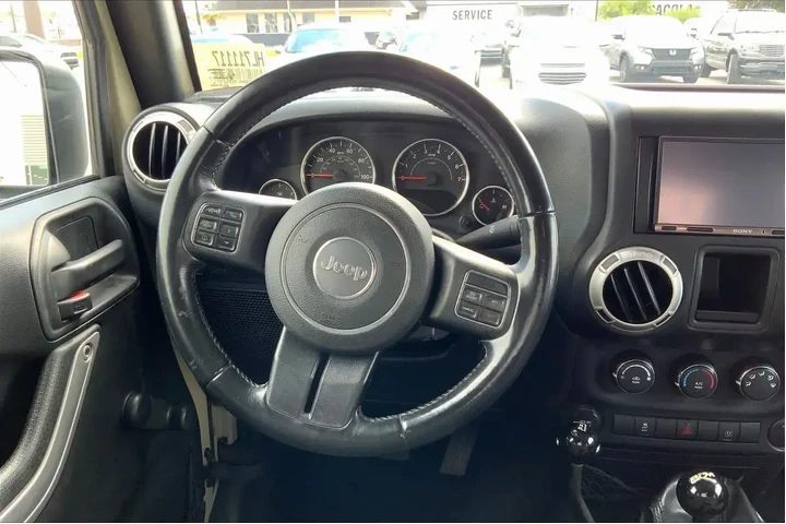 $17500 : Jeep Wrangler 2017 4x4 Rubic image 4