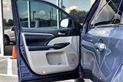 $27995 : 2018 Highlander Limited FWD V6 thumbnail