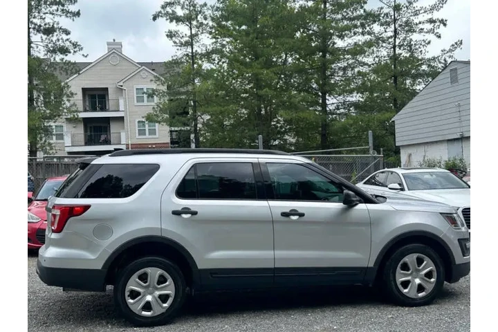 $10500 : 2017 Explorer Police Intercep image 9